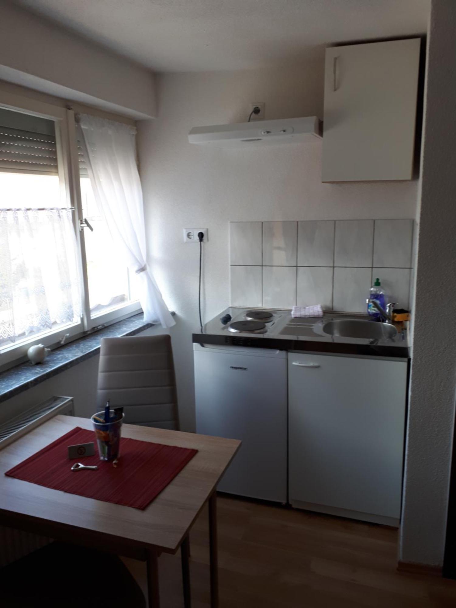 Gaestehaus Apartments B & B27 Und Pension Waldhorn 로뜨바일 외부 사진